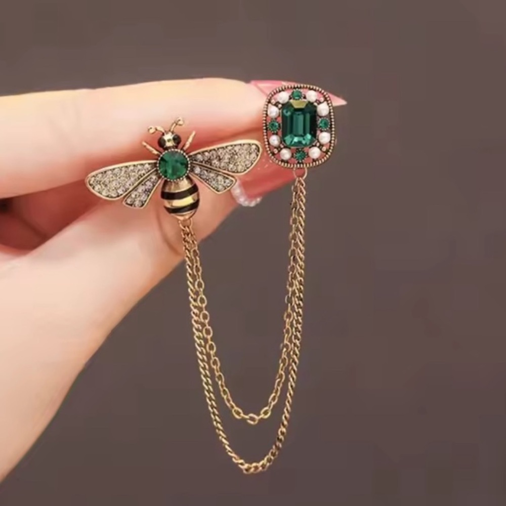 Vintage Bee Crystal Chain Brooch | Green Gem Lapel Pin | Elegant Gold Accessory